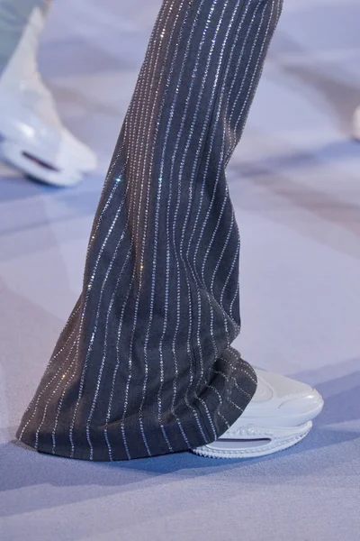 Look 24